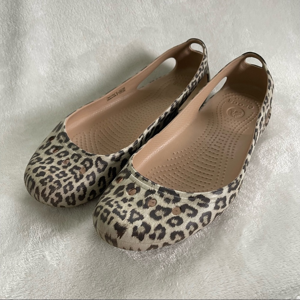 Crocs Women's Kadee Leopard Print Flat Sz 8